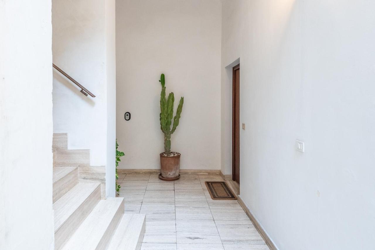Rubichi 6 - Old Town Apartment Sit เลชเช ภายนอก รูปภาพ