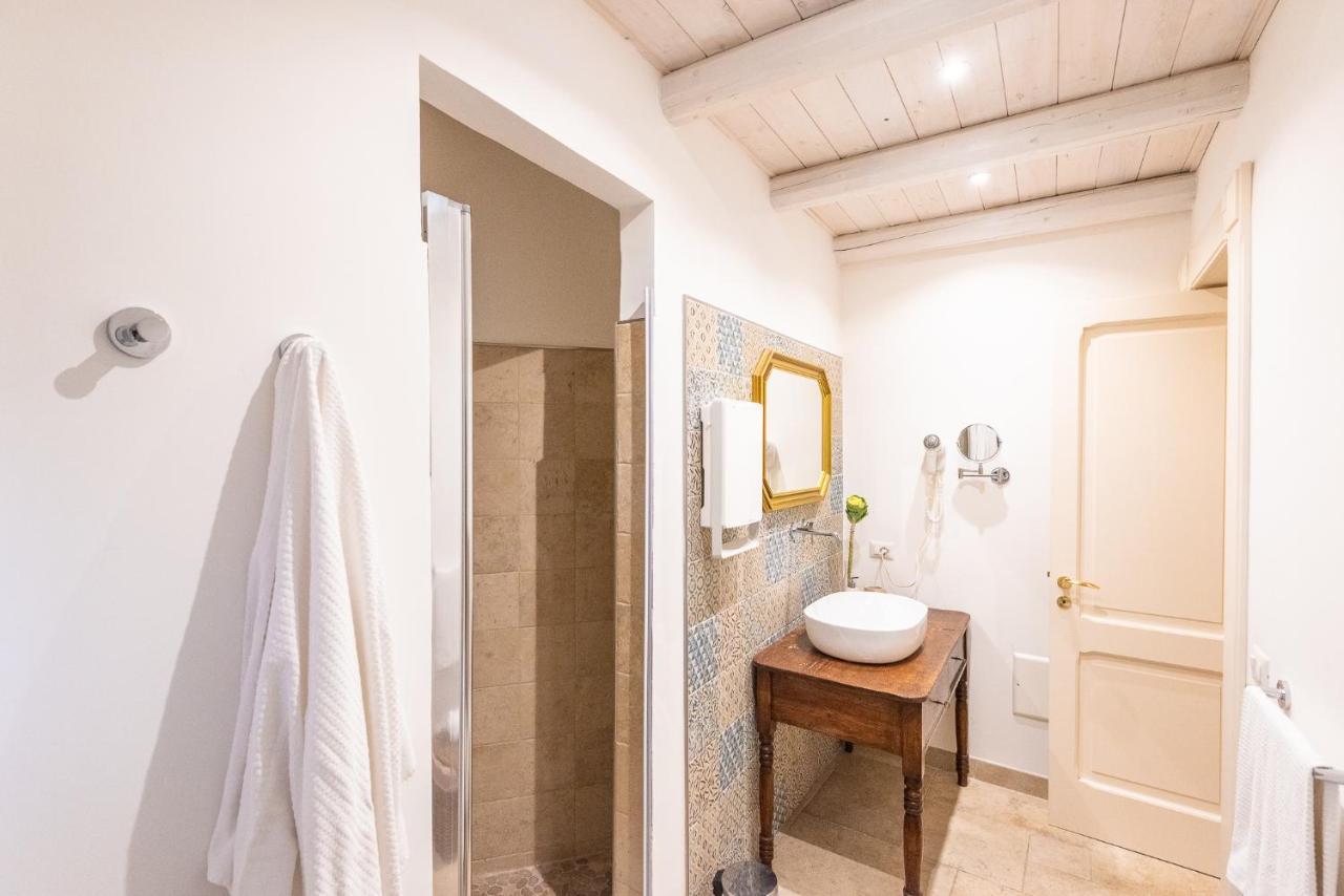 Rubichi 6 - Old Town Apartment Sit เลชเช ภายนอก รูปภาพ