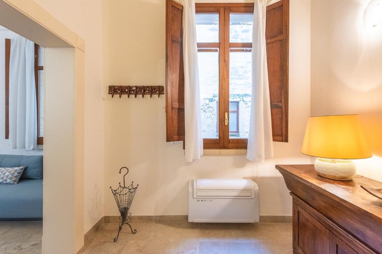 Rubichi 6 - Old Town Apartment Sit เลชเช ภายนอก รูปภาพ