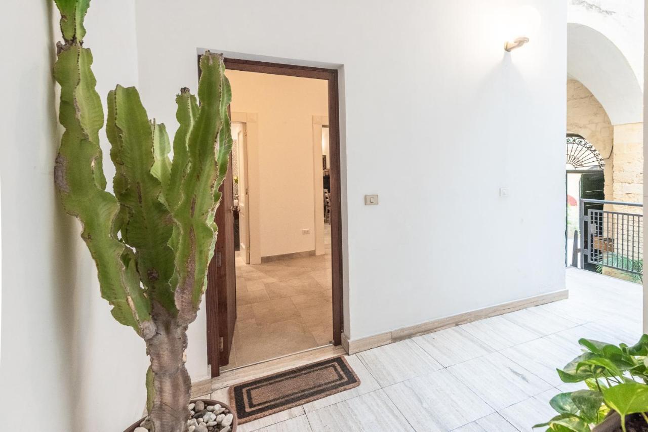 Rubichi 6 - Old Town Apartment Sit เลชเช ภายนอก รูปภาพ